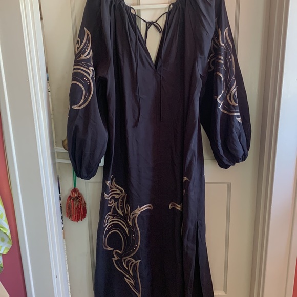 Long dress ballon sleeve embroidered mid calf - Picture 5 of 9